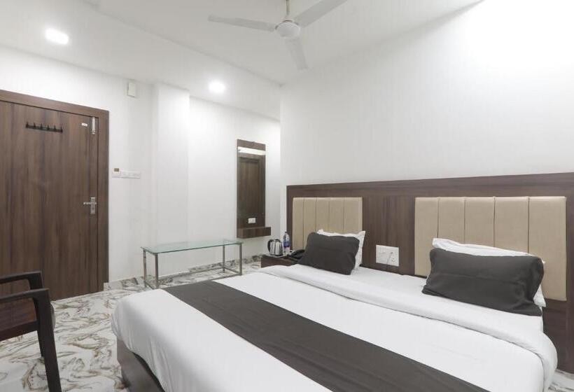 酒店 Mahaveer Palace