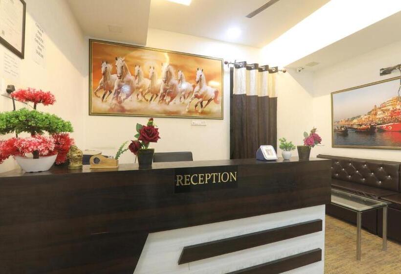 酒店 Mahaveer Palace