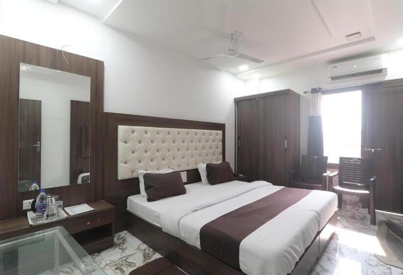 酒店 Mahaveer Palace