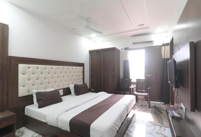 酒店 Mahaveer Palace