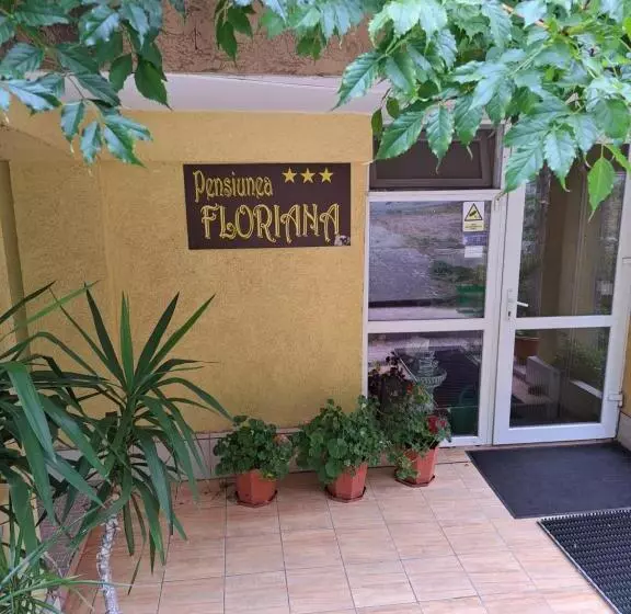 ホテル Pensiunea Floriana