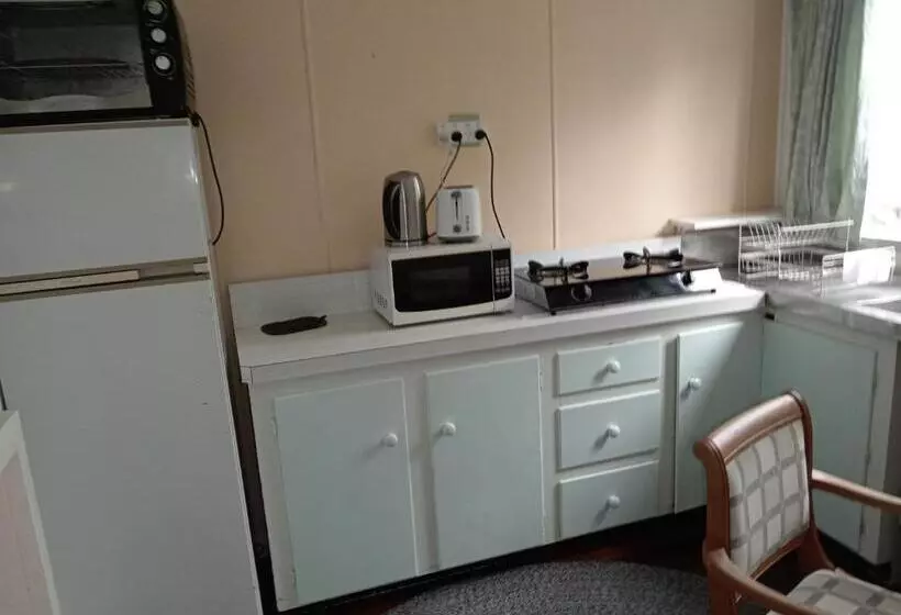 ペンション Jimi And Joni S Cosy Flat