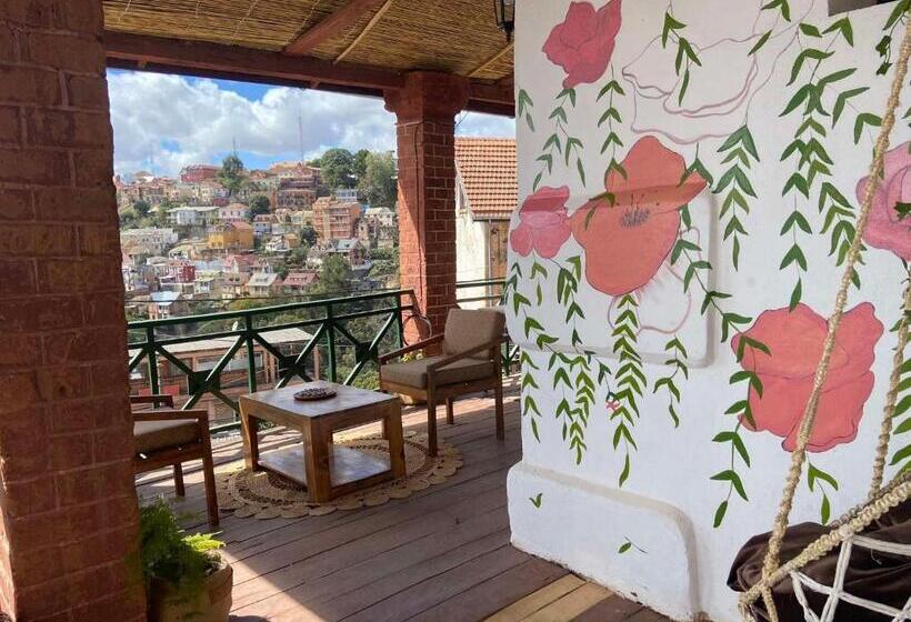 پانسیون M Serenity Guest House