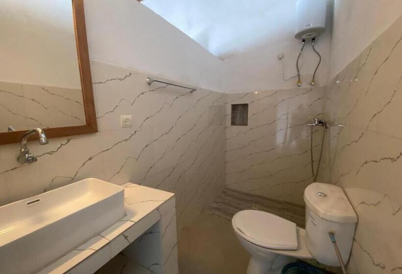 پانسیون M Serenity Guest House