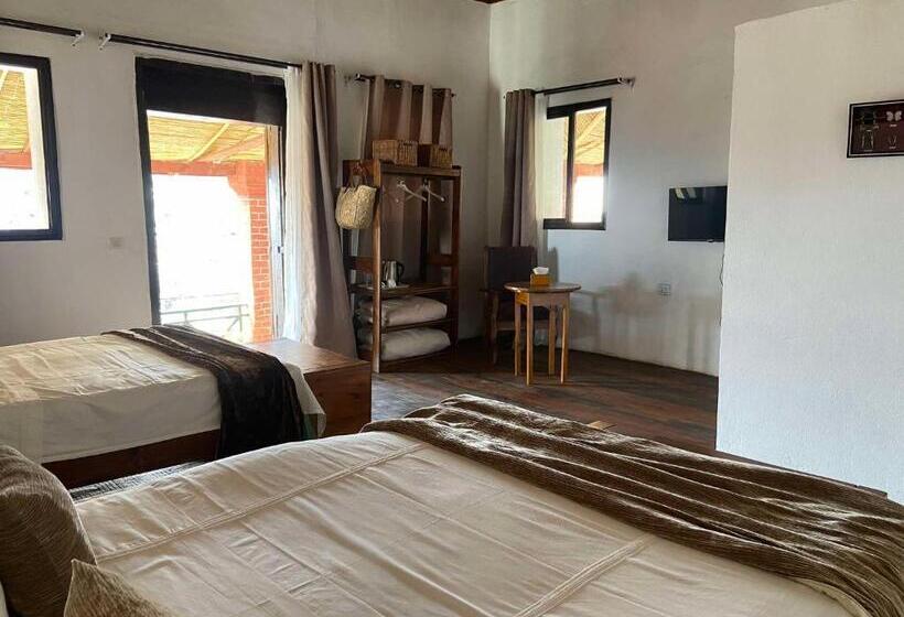 پانسیون M Serenity Guest House