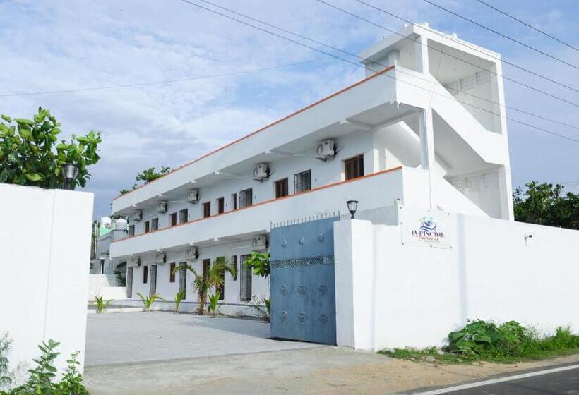 استراحتگاه La Piscine Farm House