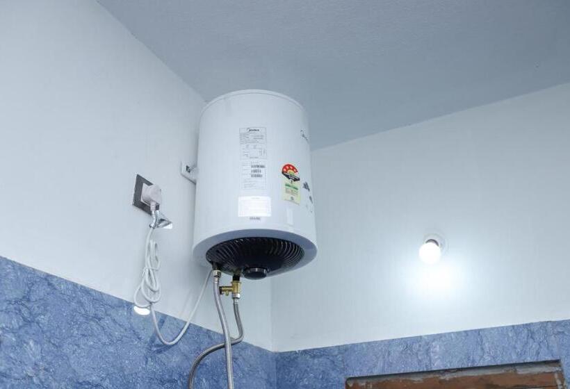 استراحتگاه La Piscine Farm House