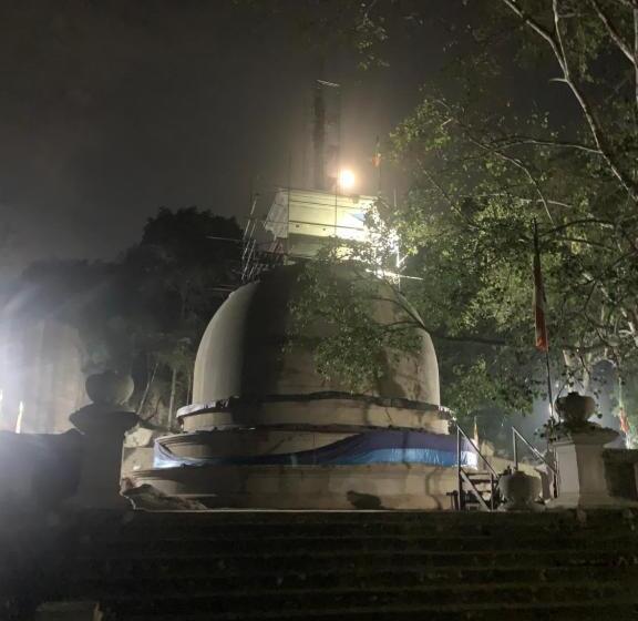 Ceylon Plant Hotel & Restaurant