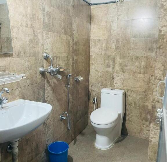 هتل Deurali Guest House