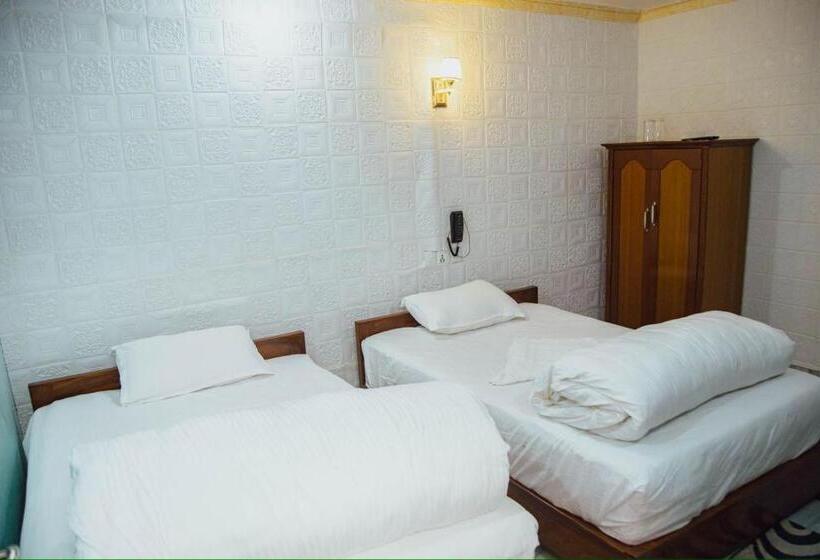هتل Deurali Guest House