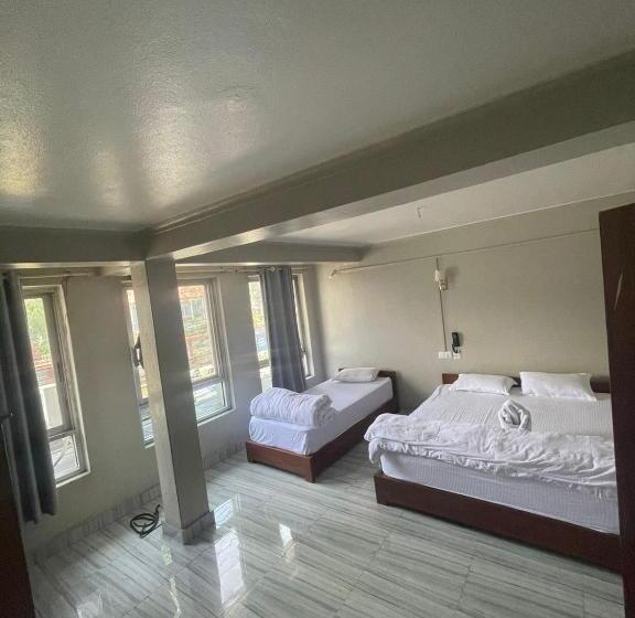 هتل Deurali Guest House