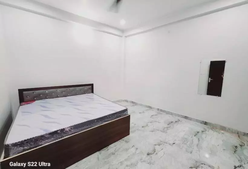 Goroomgo Hotel Raghubir Nikunj Homestay Ayodhya