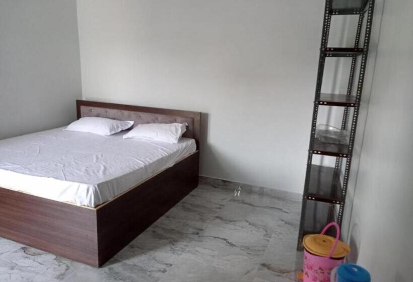 Goroomgo Hotel Raghubir Nikunj Homestay Ayodhya