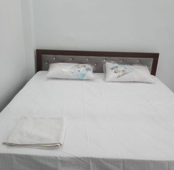 Goroomgo Hotel Raghubir Nikunj Homestay Ayodhya