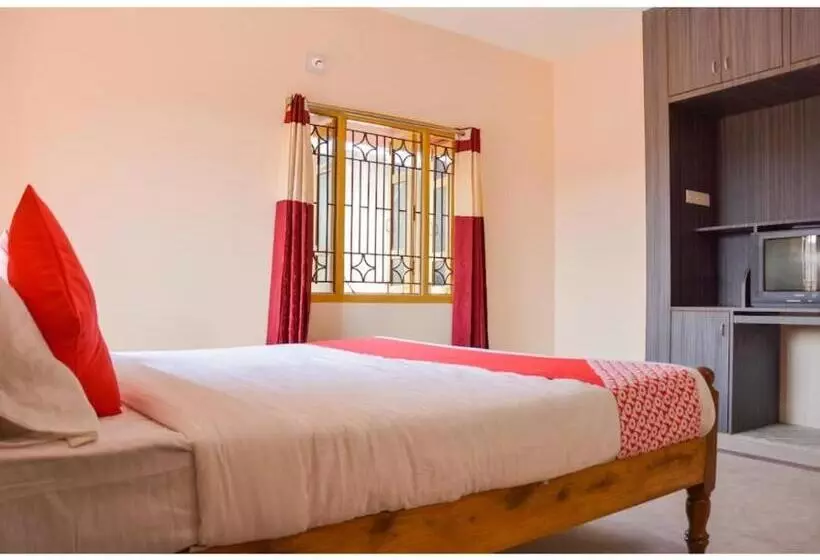 ホテル Caroline Stay Near Kiit University Budget Friendly  Couple Friendly   Best Seller