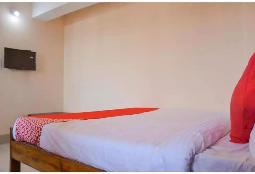 ホテル Caroline Stay Near Kiit University Budget Friendly  Couple Friendly   Best Seller