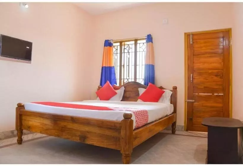 ホテル Caroline Stay Near Kiit University Budget Friendly  Couple Friendly   Best Seller