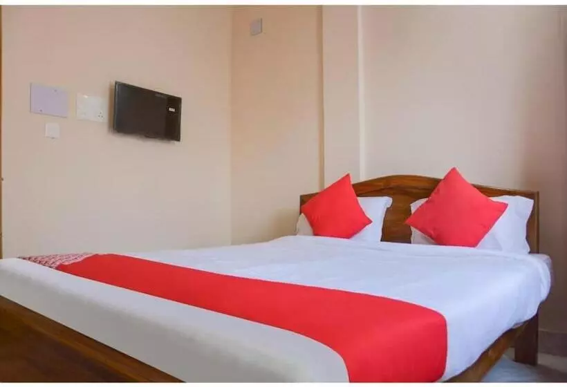 ホテル Caroline Stay Near Kiit University Budget Friendly  Couple Friendly   Best Seller