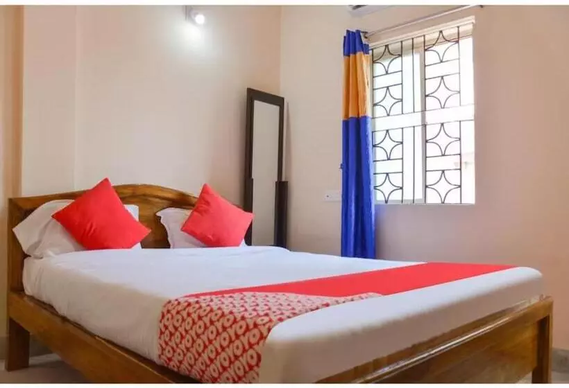 ホテル Caroline Stay Near Kiit University Budget Friendly  Couple Friendly   Best Seller