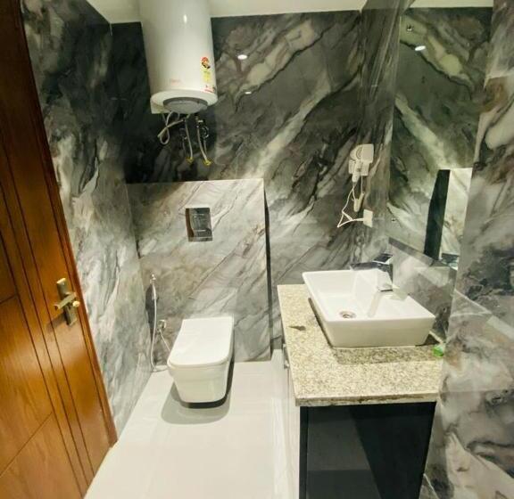 Hotel Lajpat Nagar Luxury Rooms