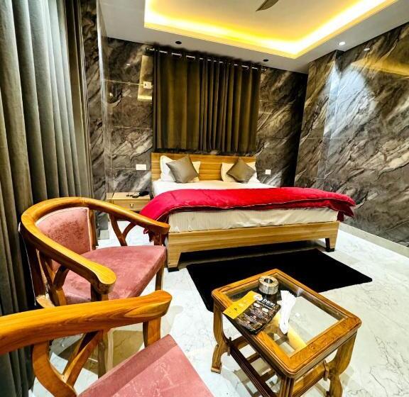 Hotel Lajpat Nagar Luxury Rooms