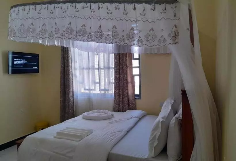 هتل Solomon Village Lodge