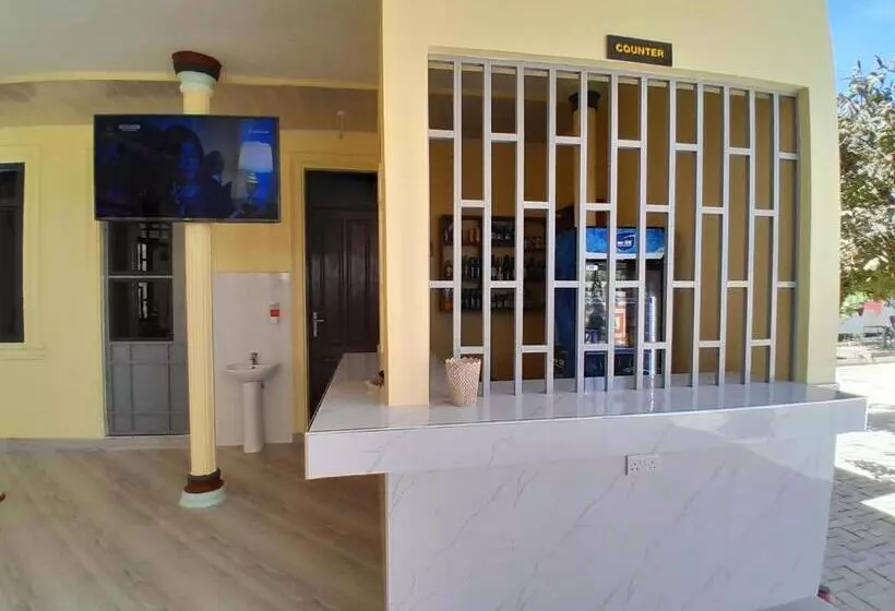 هتل Solomon Village Lodge