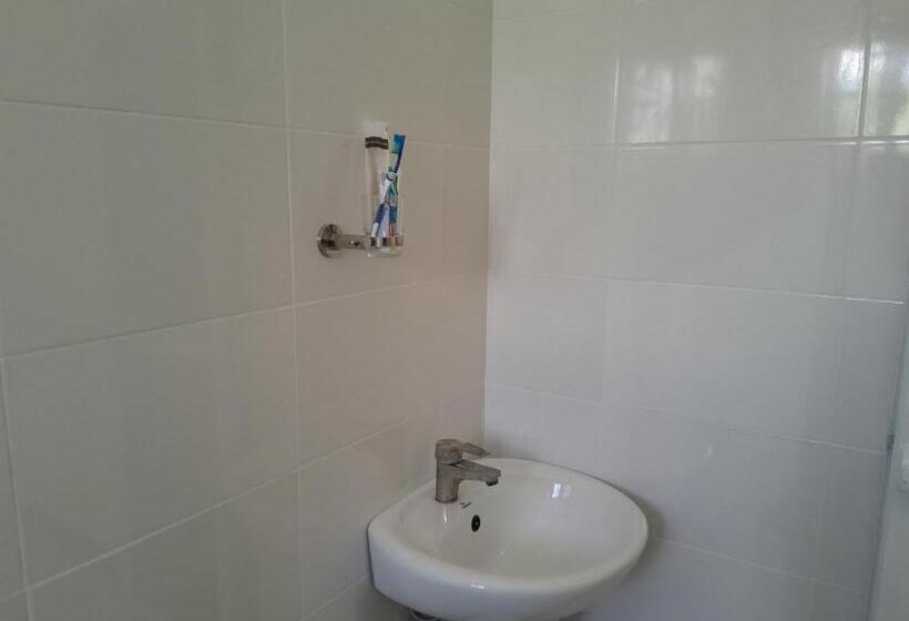 호텔 Solomon Village Lodge