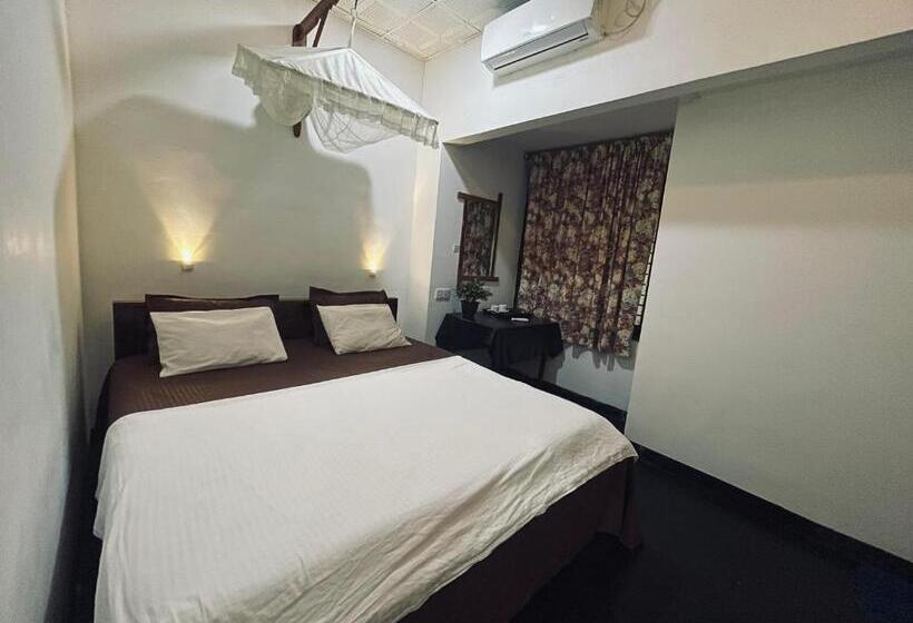 Hotel The Grandiose Safari