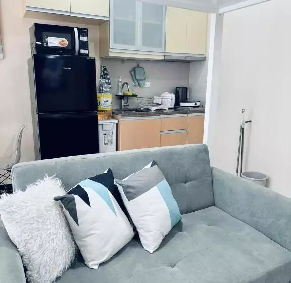 Mcki Stay In Mckinley Hills