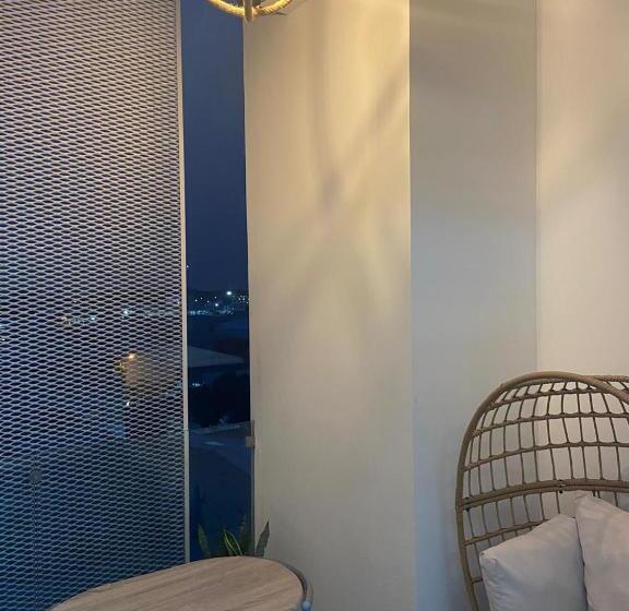 Narama Cozy, Spacious And Well Located Apartment