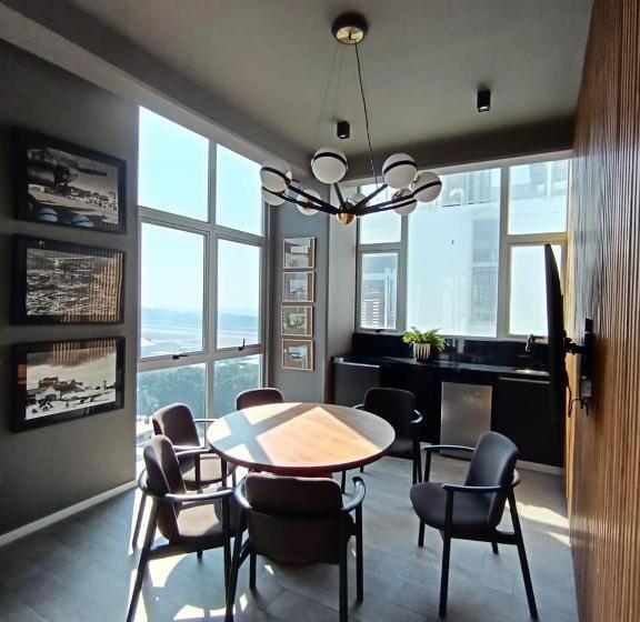 Narama Cozy, Spacious And Well Located Apartment