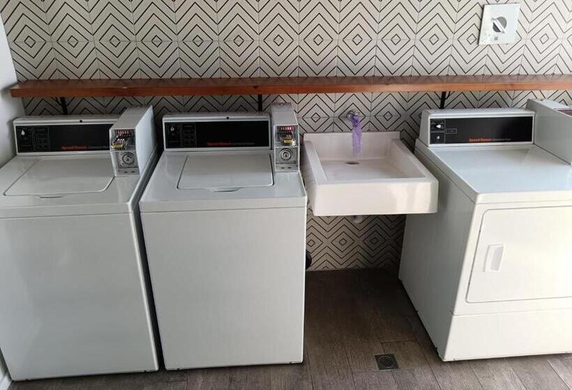 Narama Cozy, Spacious And Well Located Apartment