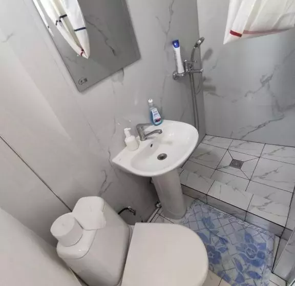 ペンション Amirjon