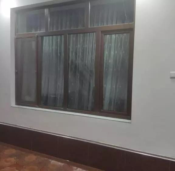 ペンション Amirjon