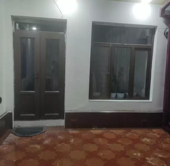 ペンション Amirjon