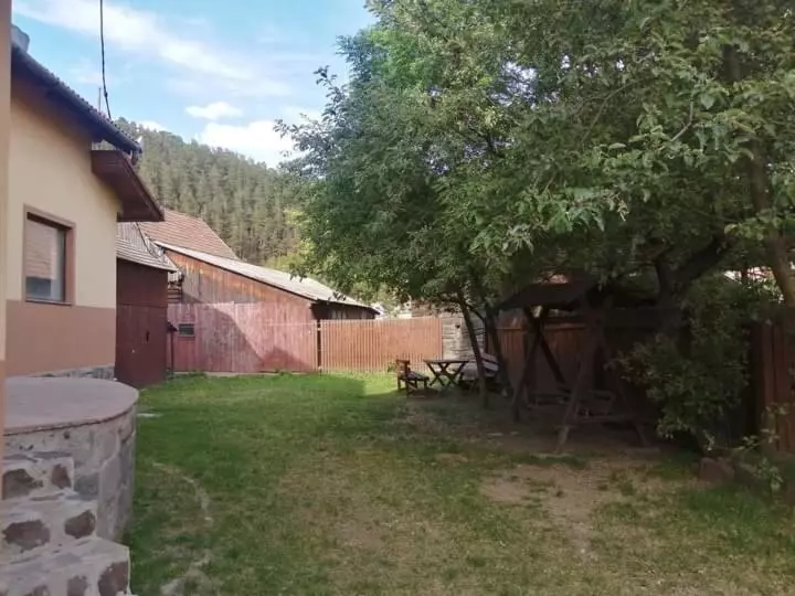 Majatalo Egyszerű és Nagyszerű Ház Frasinului