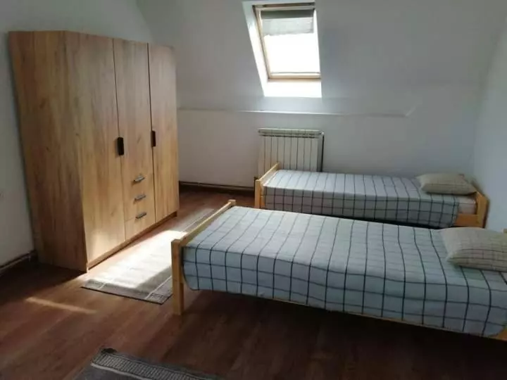 Majatalo Egyszerű és Nagyszerű Ház Frasinului