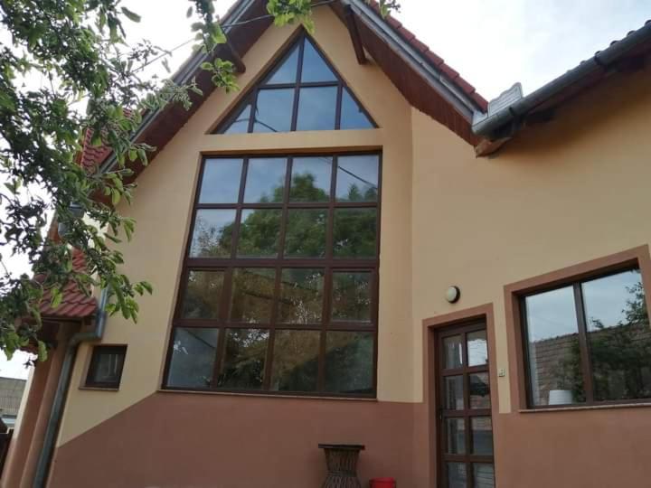 پانسیون Egyszerű és Nagyszerű Ház Frasinului