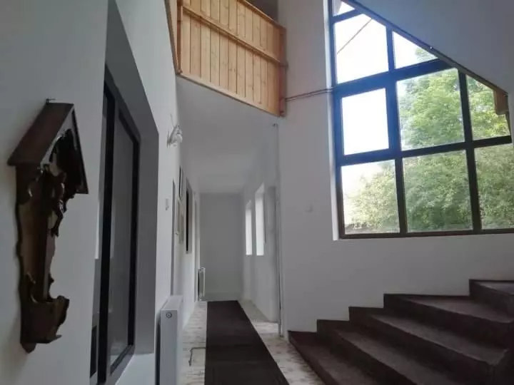 Majatalo Egyszerű és Nagyszerű Ház Frasinului