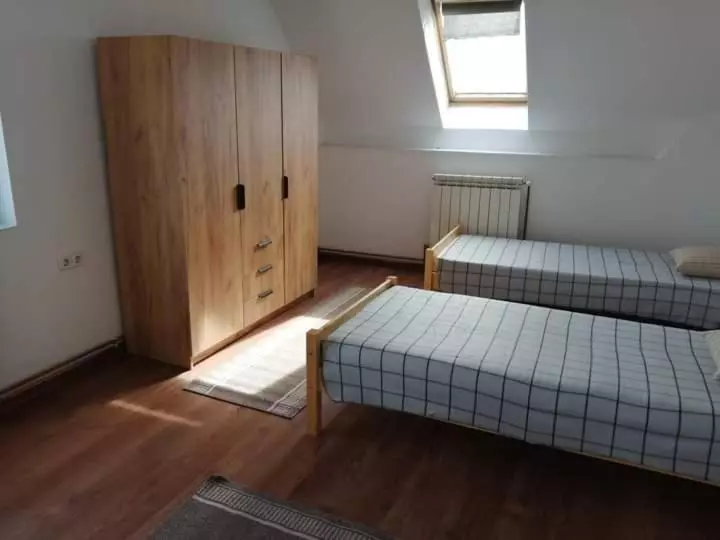 Majatalo Egyszerű és Nagyszerű Ház Frasinului