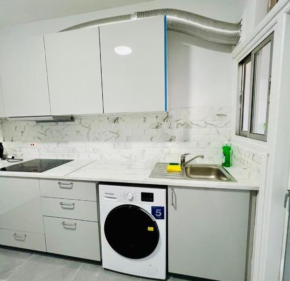 Ostello Tower Court Rooms