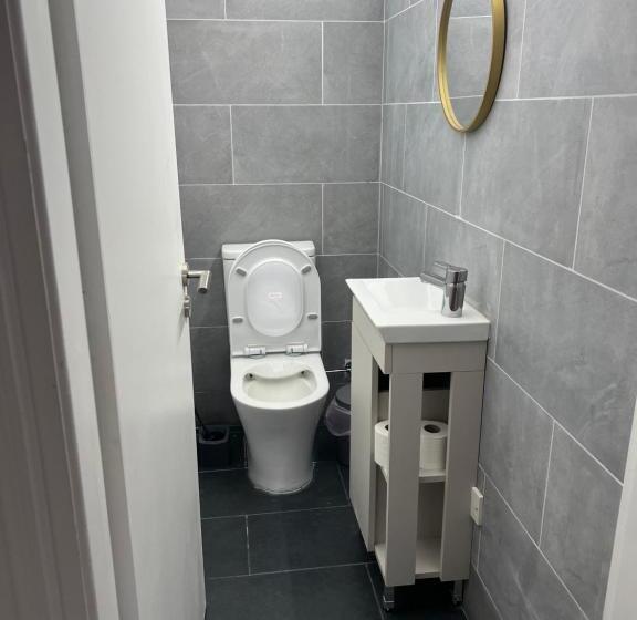 Ostello Tower Court Rooms