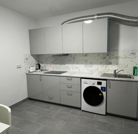 Ostello Tower Court Rooms