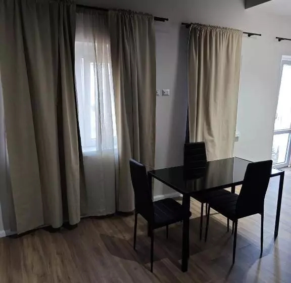 تختخواب و صبحانه Celeste Home Center