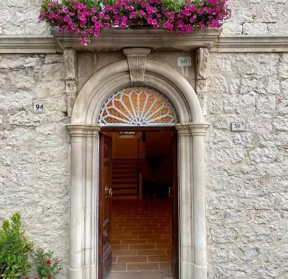 Aamiaismajoitus (B&B) La Dimora Di Pindaro