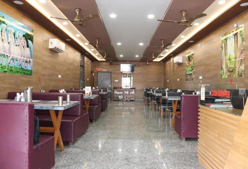 Dhanlaxmi Raj Hotel And Restaurant