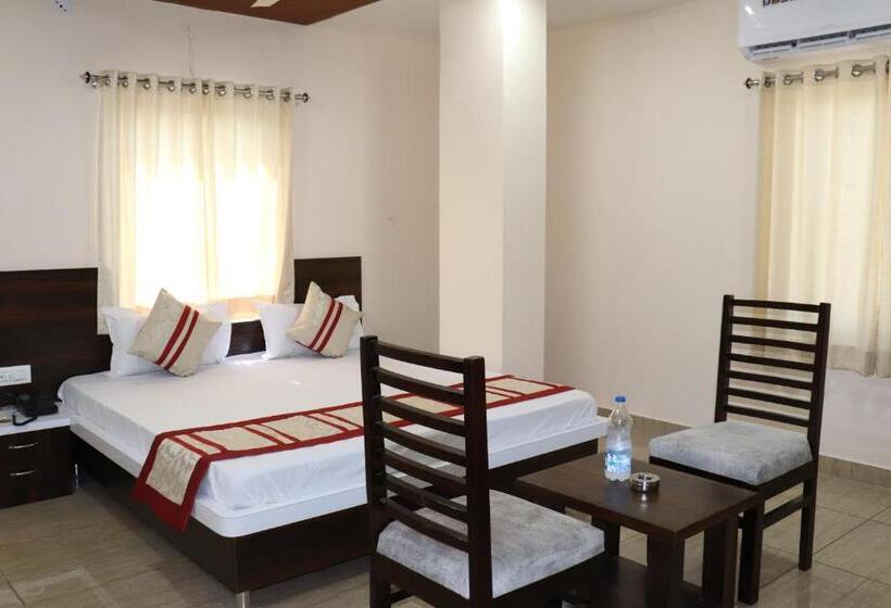 Dhanlaxmi Raj Hotel And Restaurant