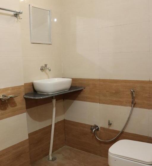 Dhanlaxmi Raj Hotel And Restaurant