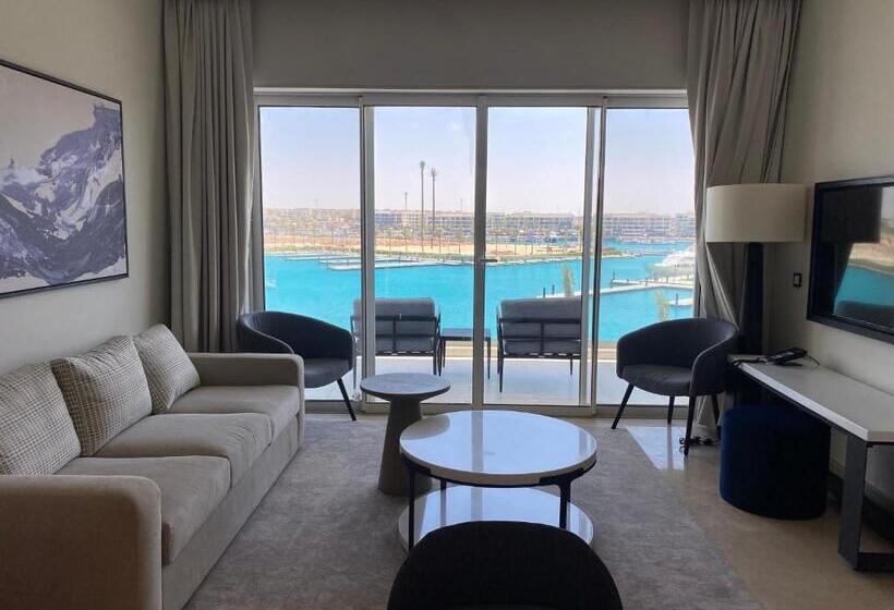 هتل Address Beach Resort Marassi